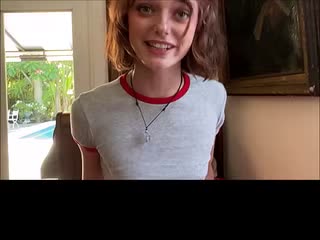 Chalan si užíva trtkanie s mladou slečnou